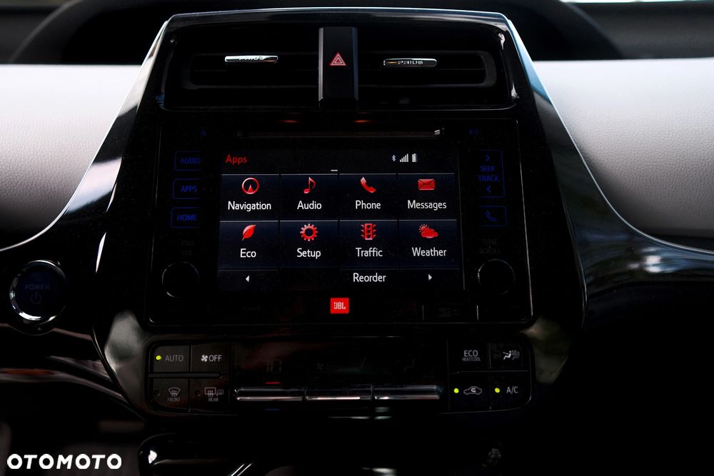 Toyota Prius (Hybrid) Executive - 34