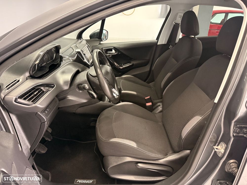 Peugeot 208 1.2 PureTech Style - 12