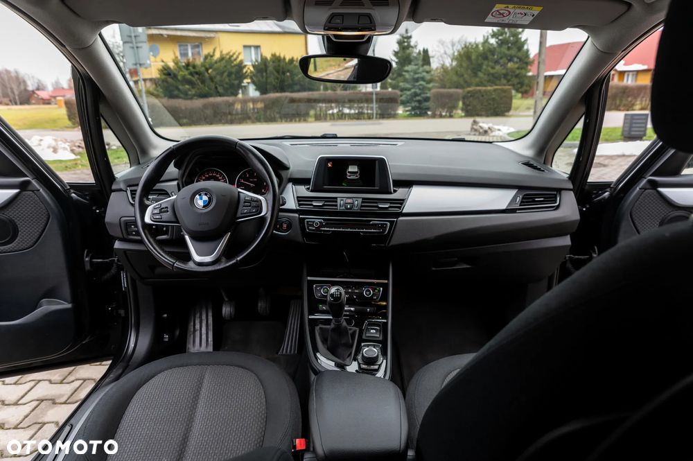 BMW Seria 2 218d - 21