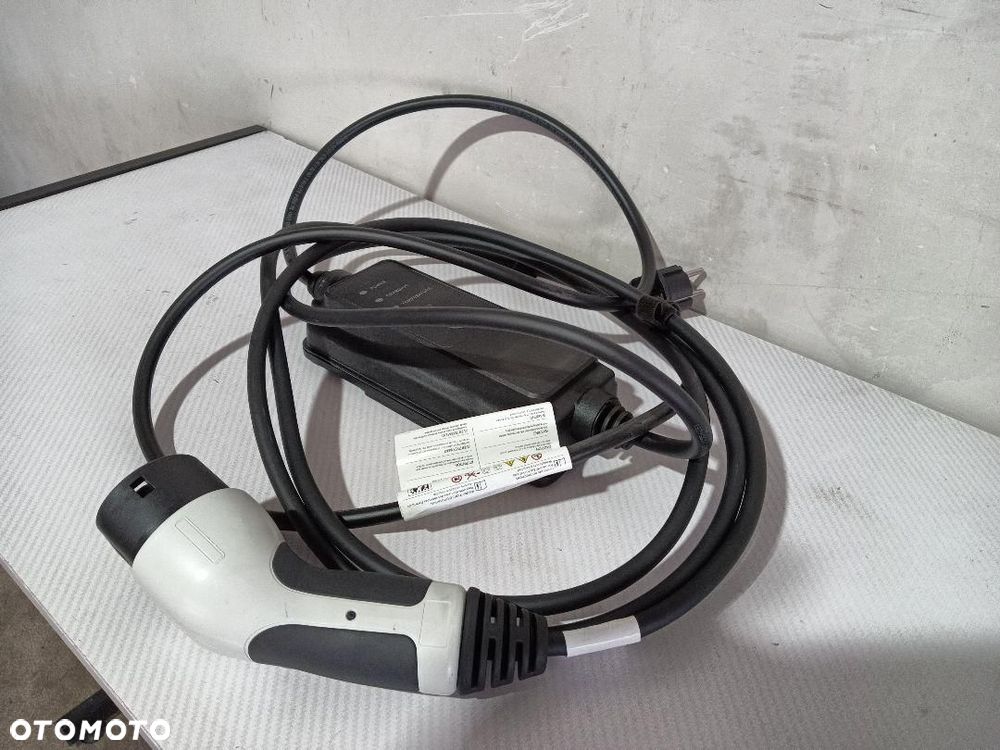 ŁADOWARKA SAMOCHODOWA MERCEDES EQB A0005830705 - 4