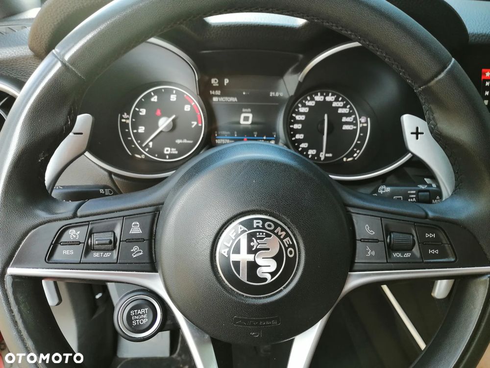 Alfa Romeo Stelvio - 14