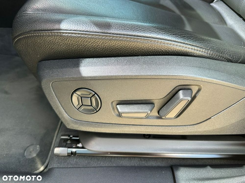 Audi Q3 35 TDI S tronic S line - 28