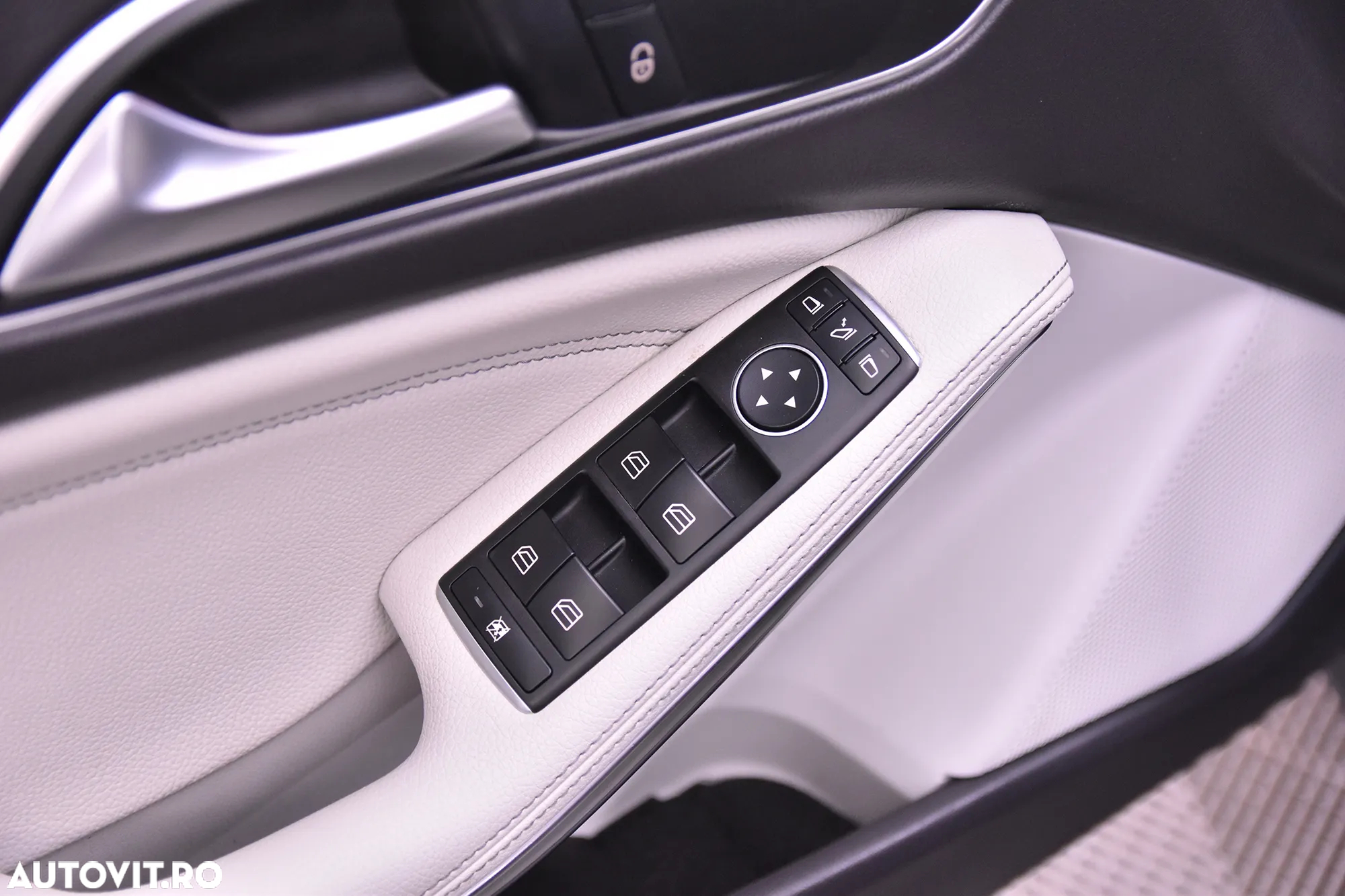 Mercedes-Benz GLA 220 4MATIC - 14