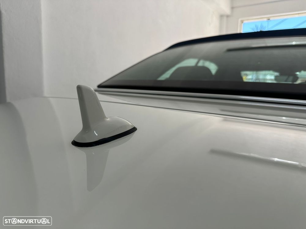 Mercedes-Benz E 220 CDi Avantgarde BlueEfficiency Auto - 27