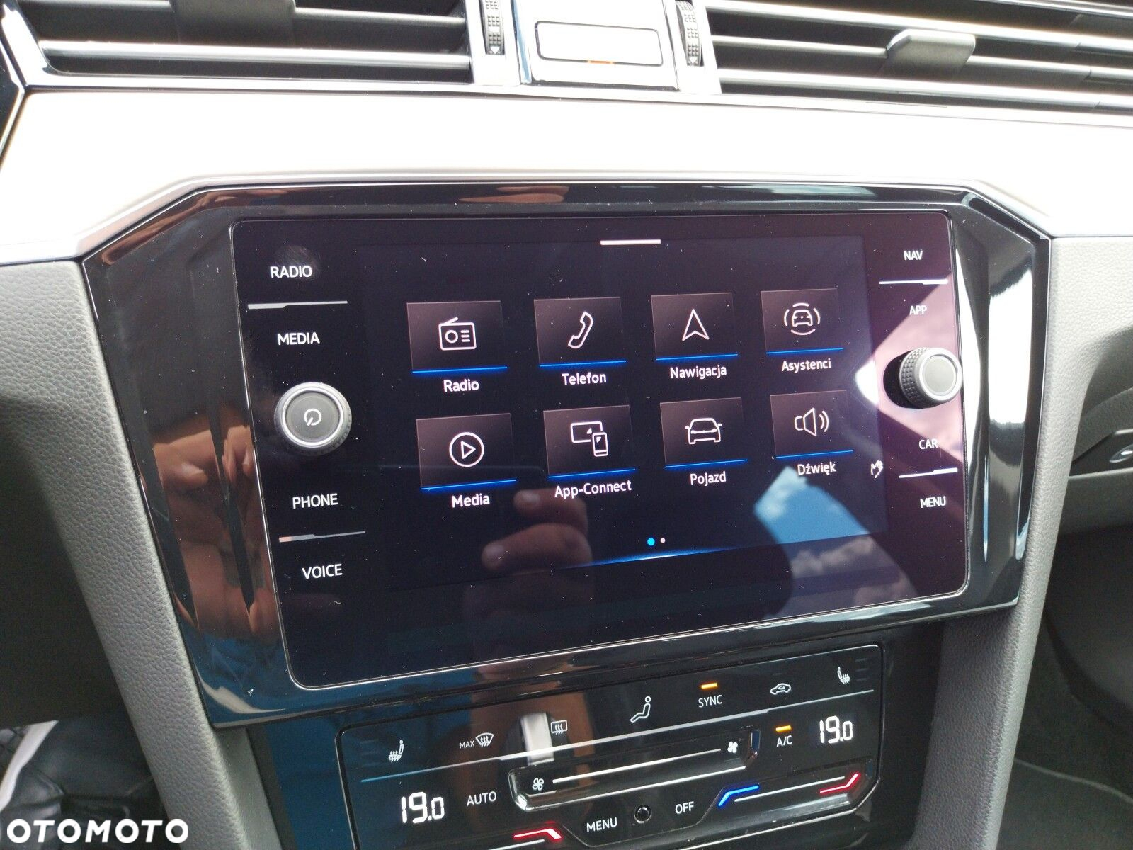 Volkswagen Passat 2.0 TDI Elegance DSG - 19
