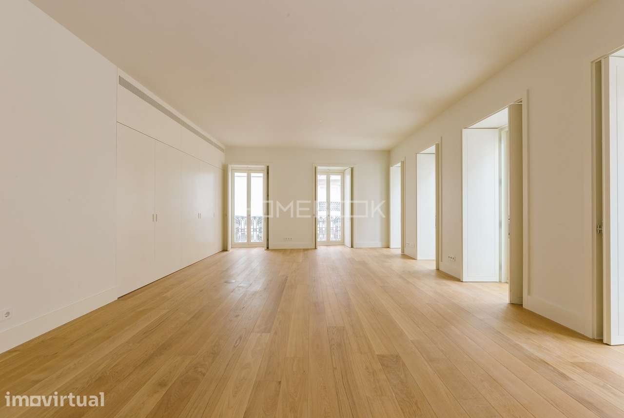 Apartamento T2  – Localização Premium Junto à Avenida da Liberdade - Grande imagem: 2/17
