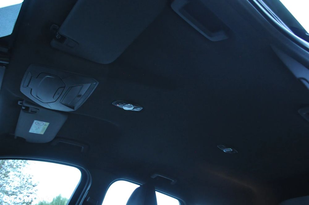 Ford Kuga 2.0 TDCi 2x4 ST-Line - 10