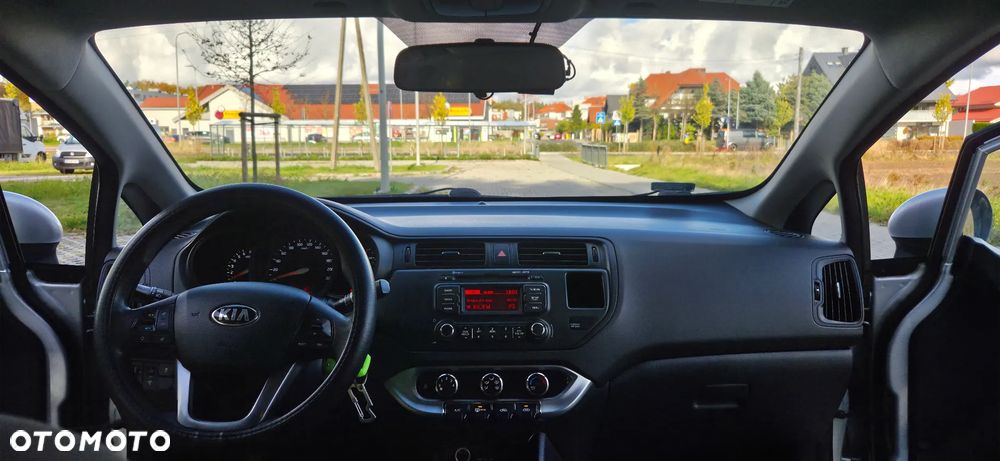 Kia Rio 1.4 M - 33