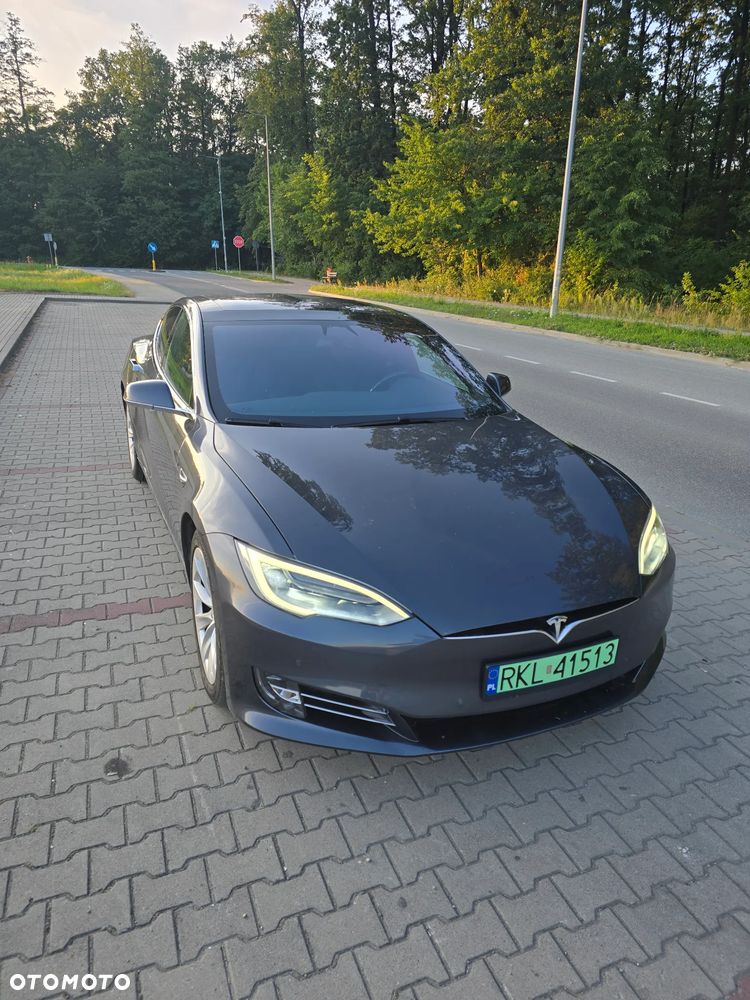 Tesla Model S - 2