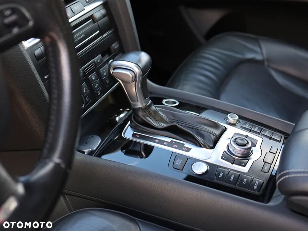 Audi Q7 - 10