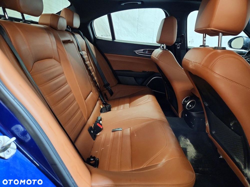 Alfa Romeo Giulia 2.0 Turbo 16V AT8 Veloce - 12