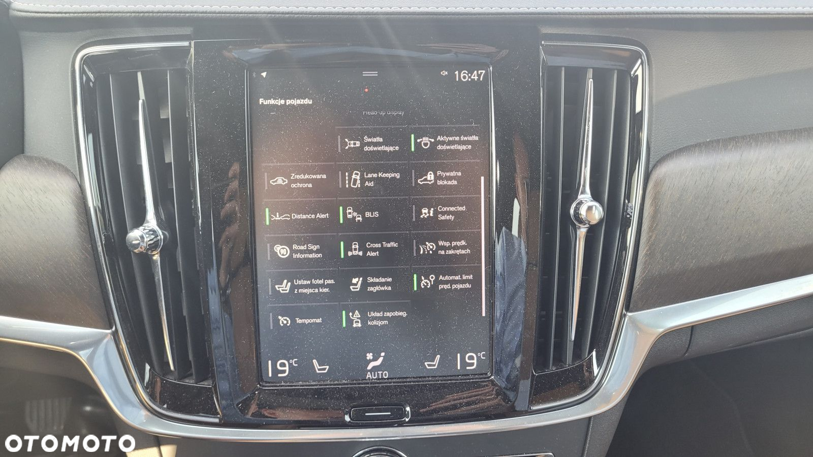 Volvo V90 Cross Country - 28