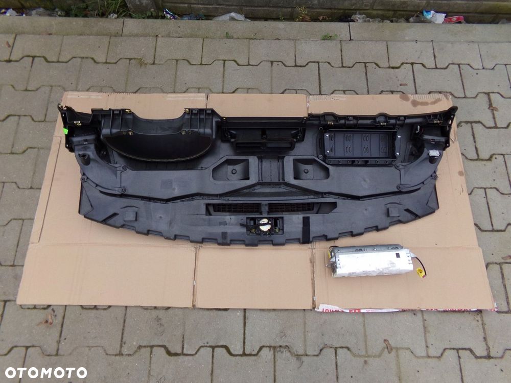 DESKA ROZDZIELCZA Z PODUSZKA PASAŻERA AUDI A4 B6 - 4