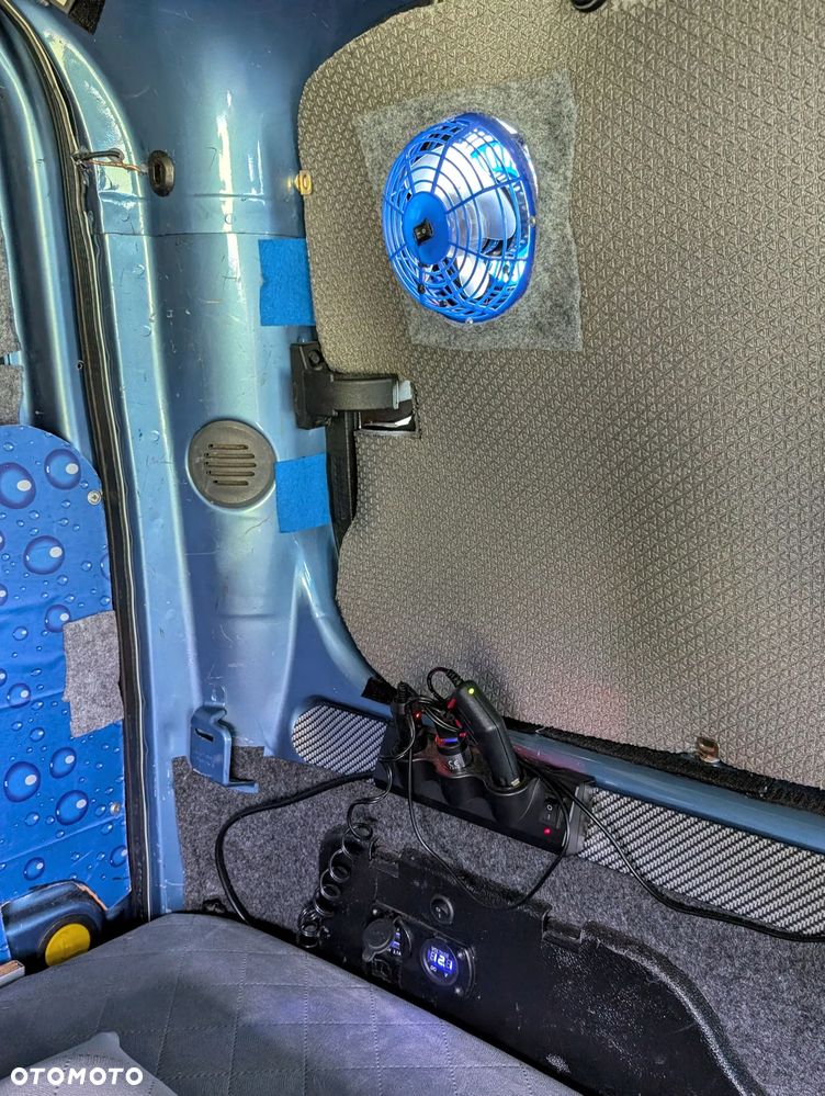 Ford Tourneo Connect - 13