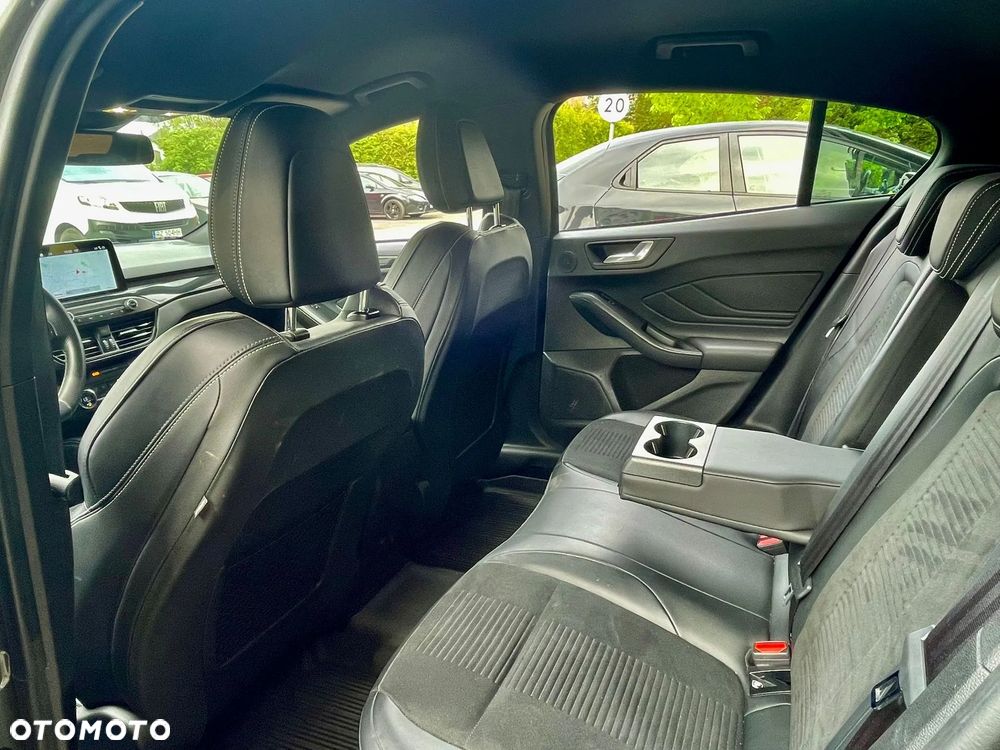 Ford Focus 2.3 EcoBoost ST - 14