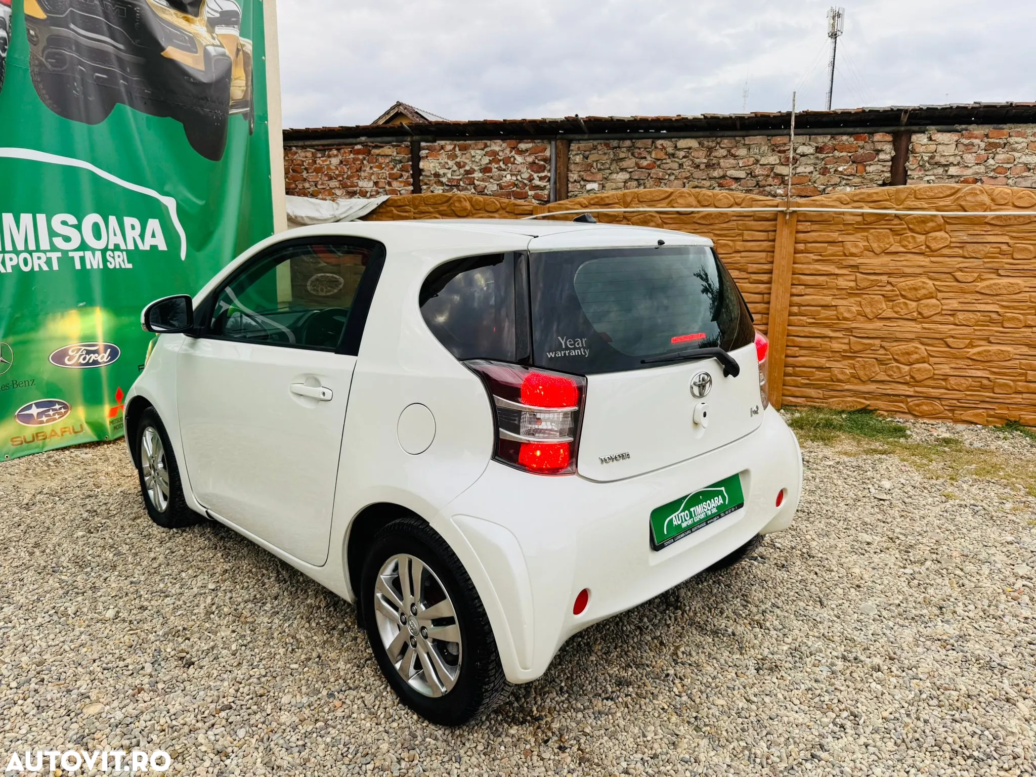 Toyota iQ - 4
