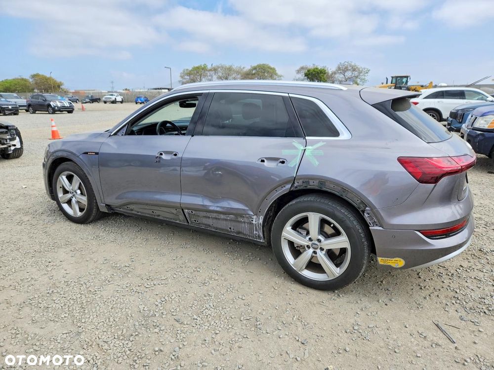 Audi e-tron - 6
