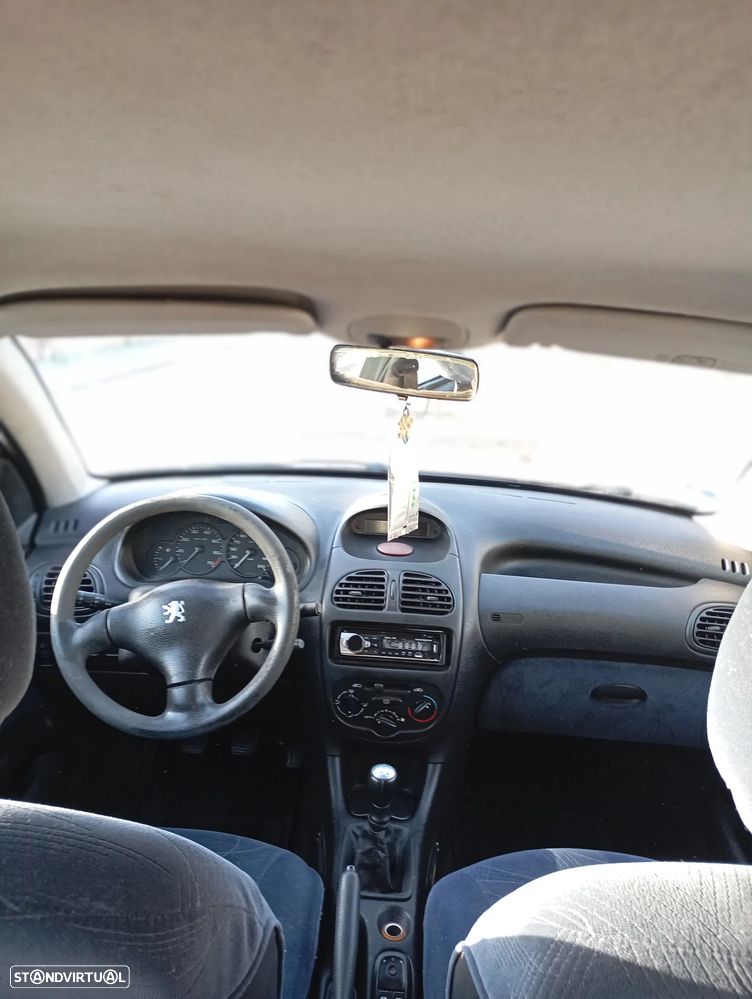 Peugeot 206 1.1 XT - 10