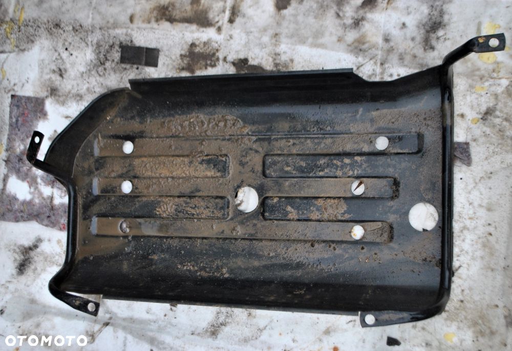 Osłona zbiornika paliwa Vitara I 1.9 TD 01r - 1