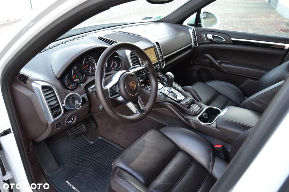 Porsche Cayenne Diesel Platinum Edition - 15