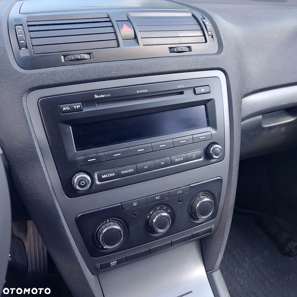 Skoda Octavia 1.6 Ambition - 7