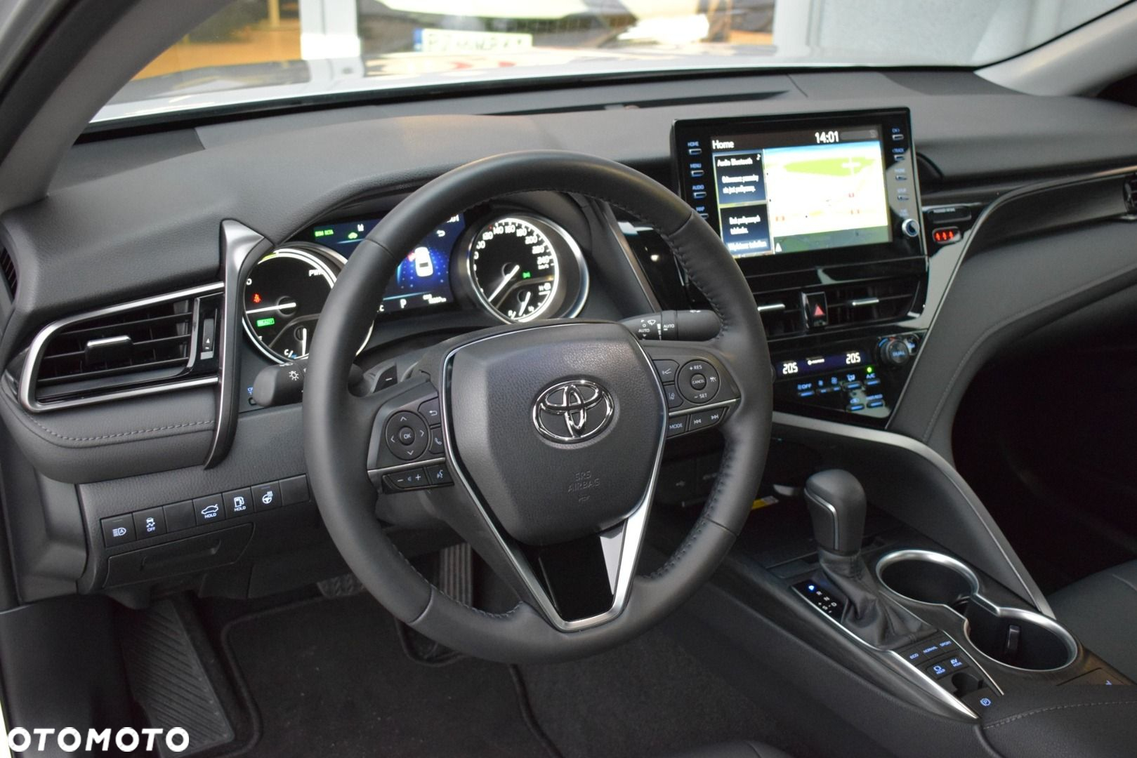 Toyota Camry - 14