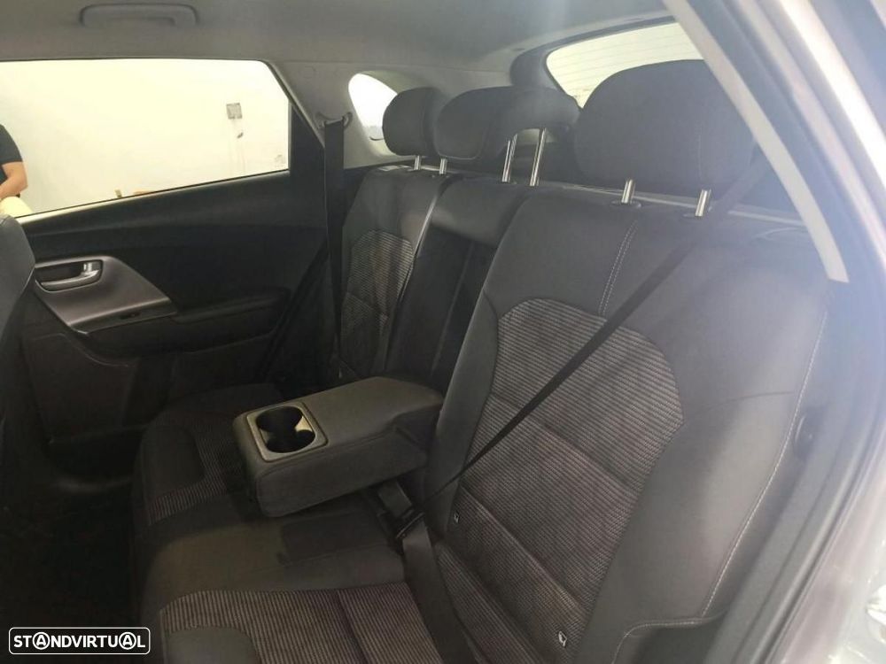 Kia Niro 1.6 GDi PHEV Urban - 8