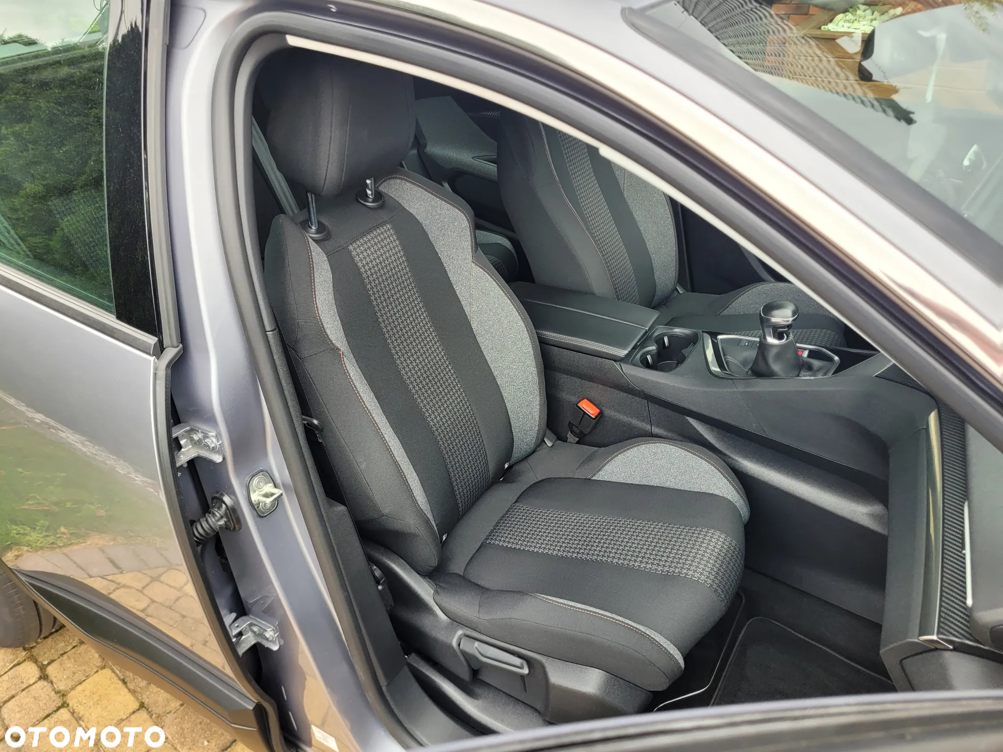 Peugeot 3008 1.2 PureTech Active S&S - 28