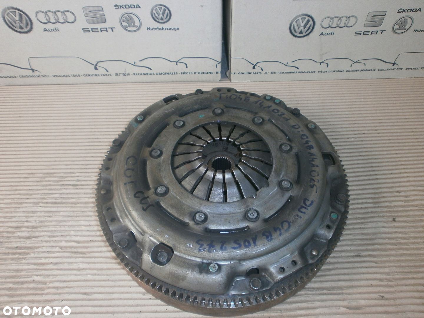 SPRZĘGŁO SZTYWNE 04B105273 04B141025 1.4TDI CUS CUT VW SKODA - 1