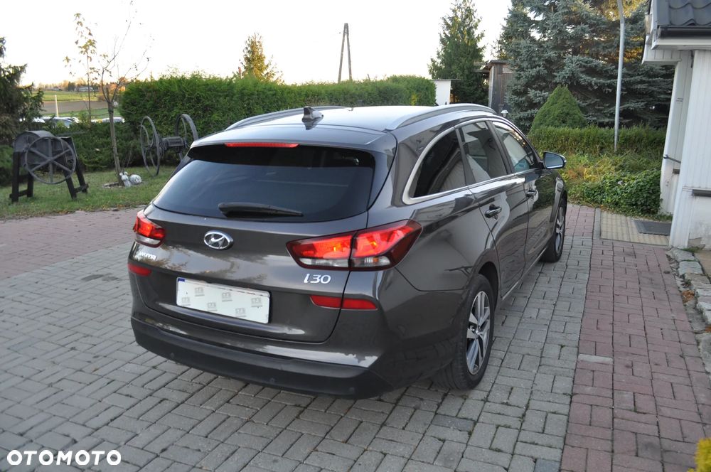 Hyundai i30 1.6 CRDI DCT YES - 9