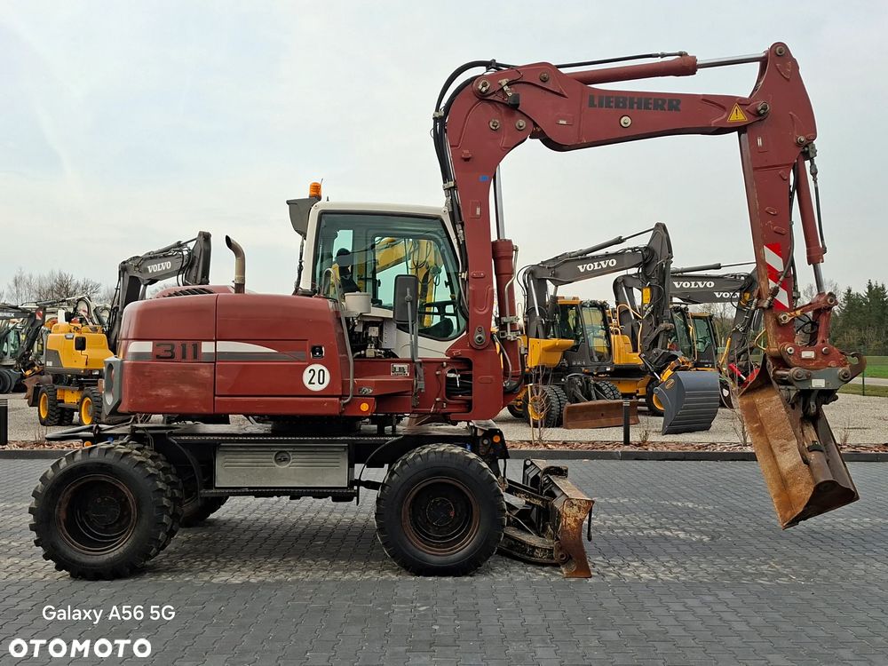 Liebherr A311 - 7