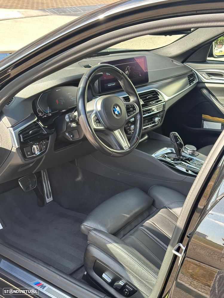 BMW 530 e Pack Desportivo M - 5