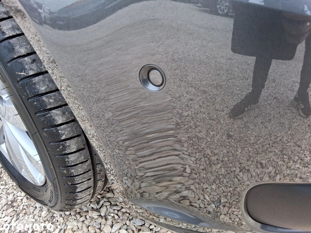 Volkswagen Touran 2.0 TDI DPF BlueMotion Technology STYLE - 21