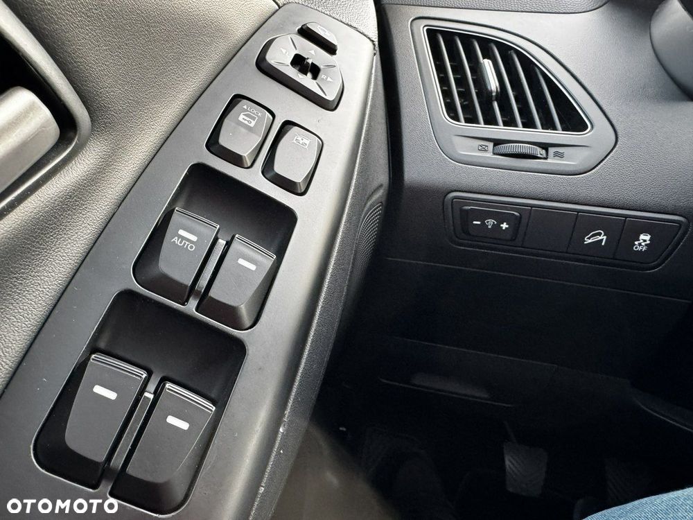 Hyundai ix35 1.6 2WD blue Trend - 20