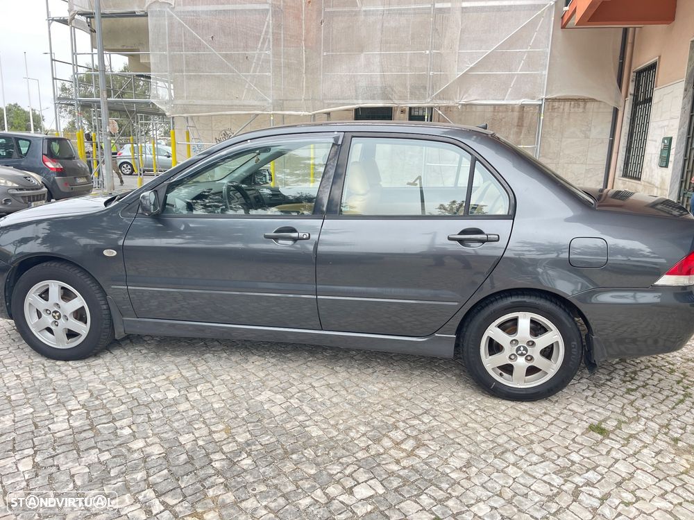 Mitsubishi Lancer - 7