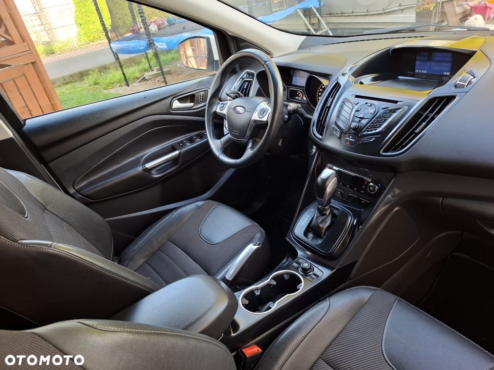 Ford Kuga - 12