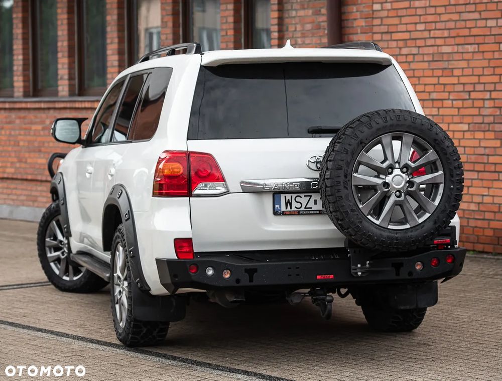 Toyota Land Cruiser - 8