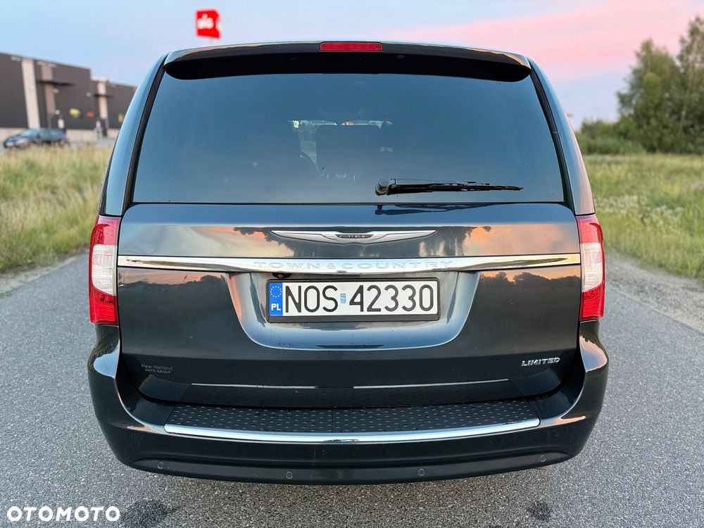 Chrysler Town & Country 3.6 Limited - 30