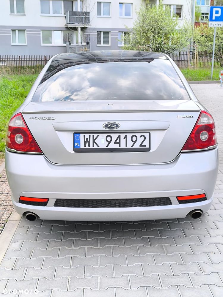 Ford Mondeo 3.0 V6 ST 220 - 8