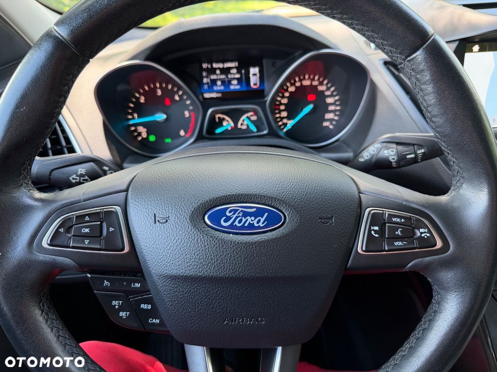 Ford Kuga 2.0 TDCi 2x4 Titanium - 19