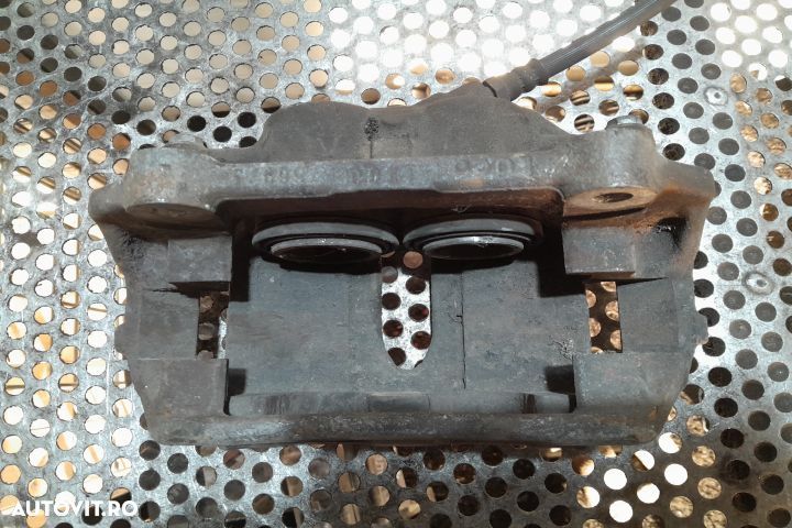 Etrier fata dreapta Opel Vivaro A [facelift] [2006 - 2014] Minivan 2. - 4