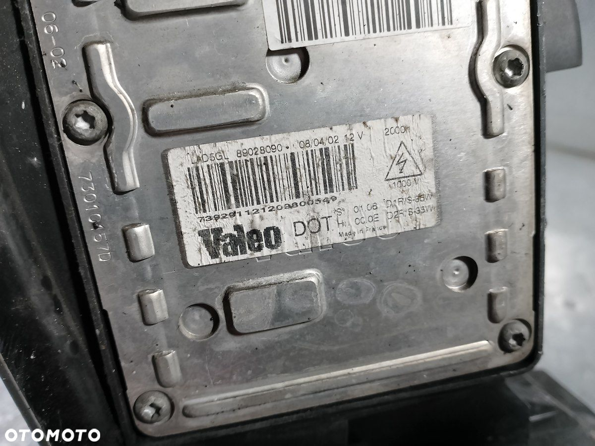 LAMPA PRZÓD PRAWA XENON RENAULT LAGUNA II 8200163324 89006907 - 2