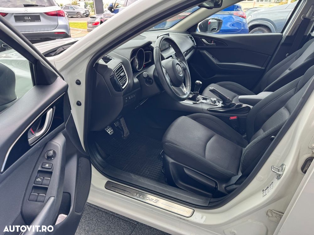 Mazda 3 - 10