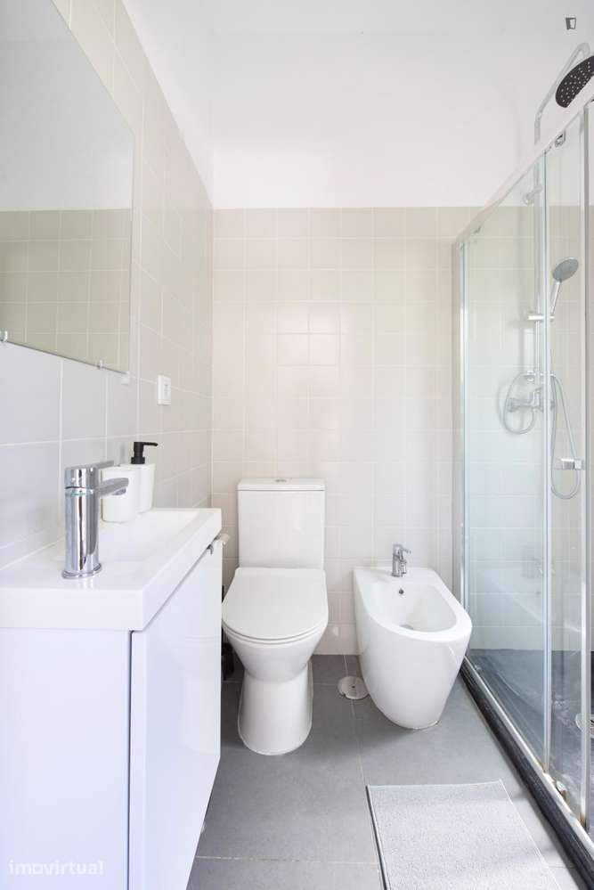 Quarto - localizado em Entrecampos Lisbon - Grande imagem: 3/26