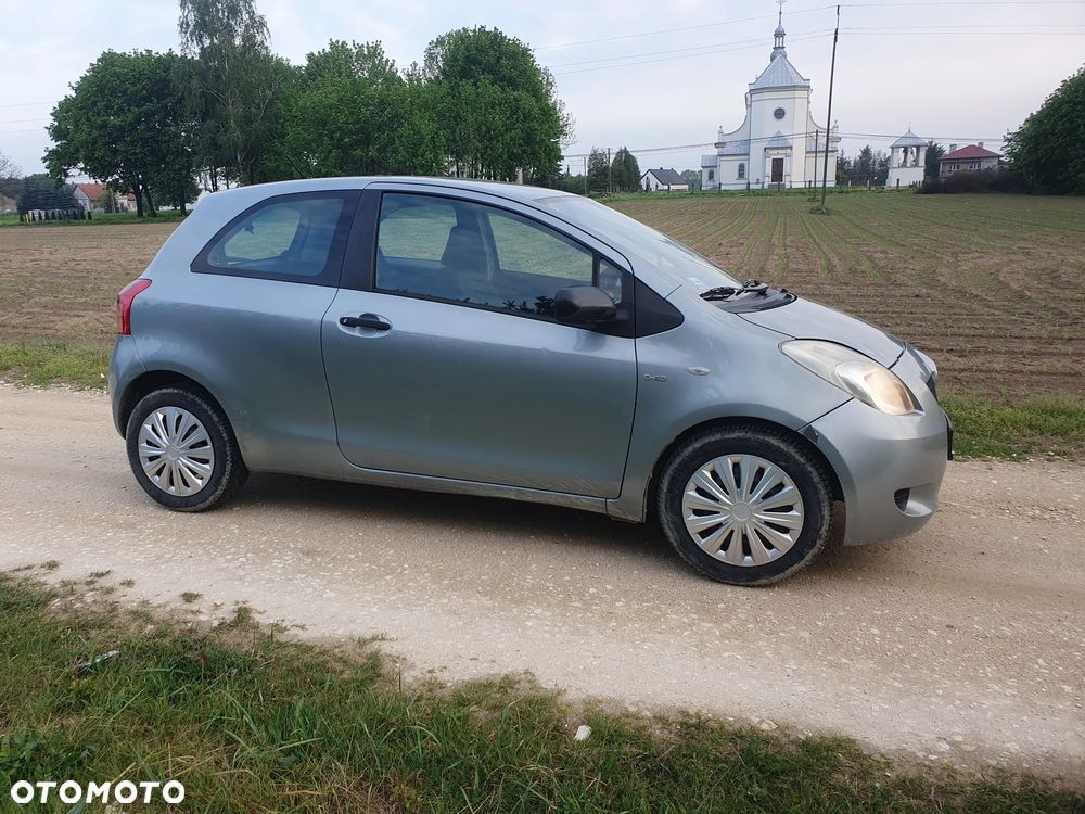 Toyota Yaris - 2