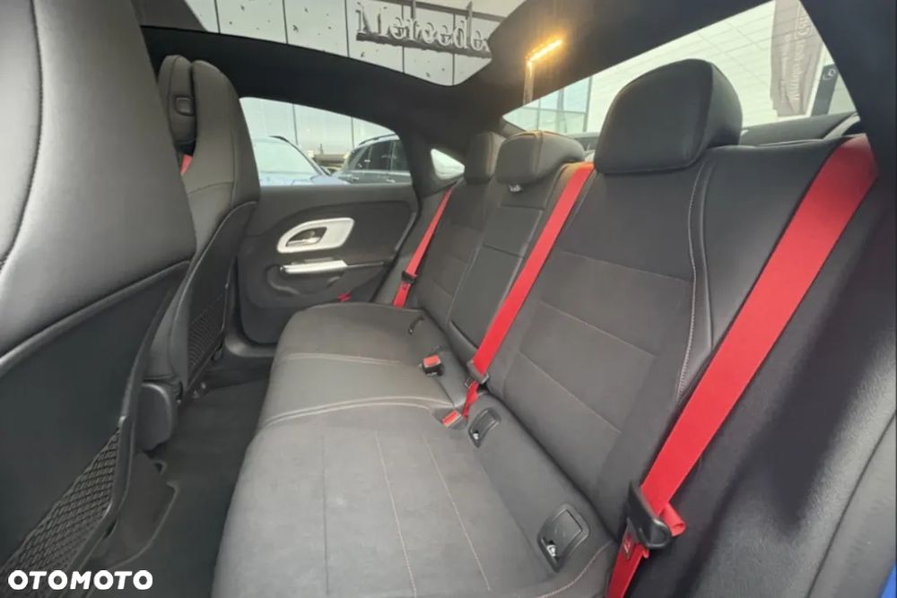 Mercedes-Benz CLA 180 7G-DCT - 15