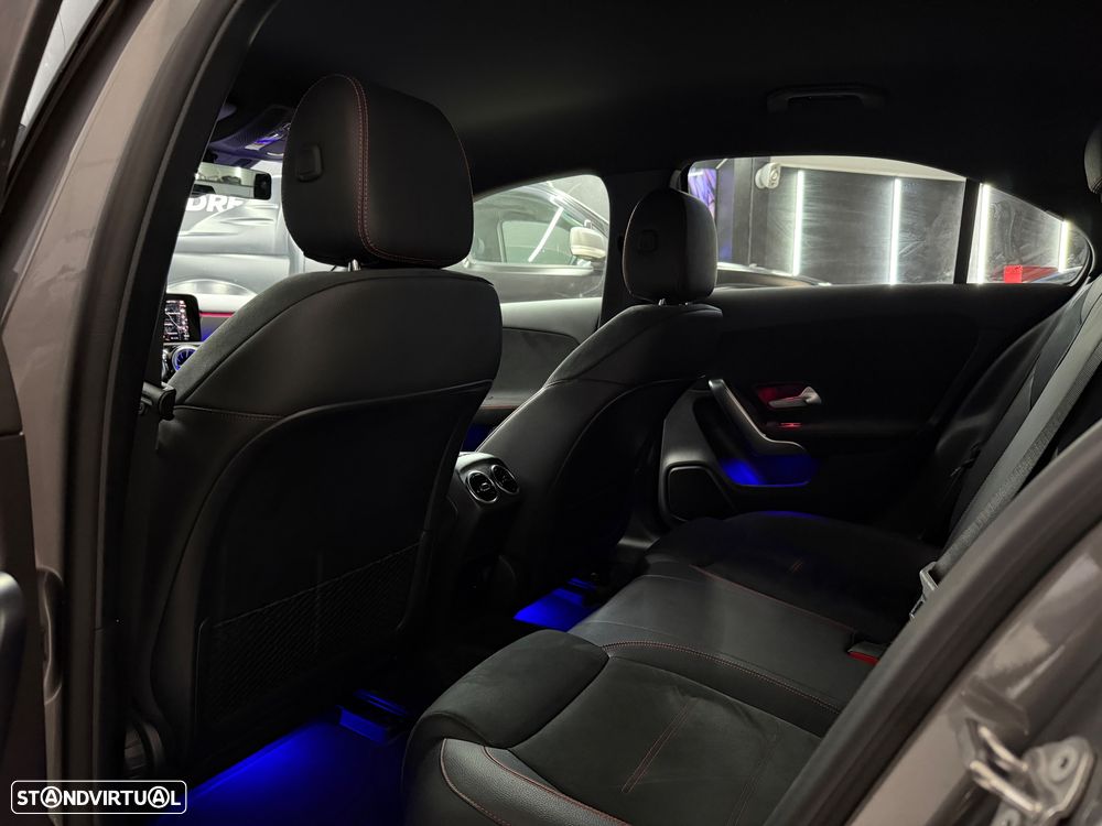 Mercedes-Benz A 250 Limousine e 8G-DCT AMG Line - 4