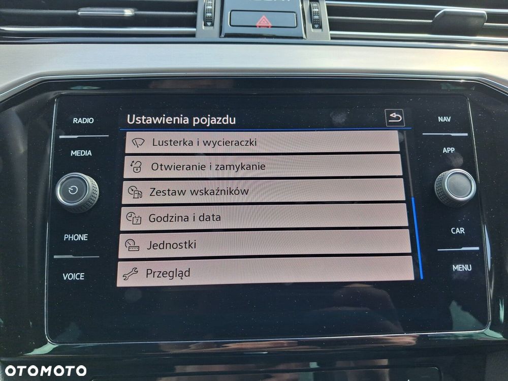 Volkswagen Passat - 31