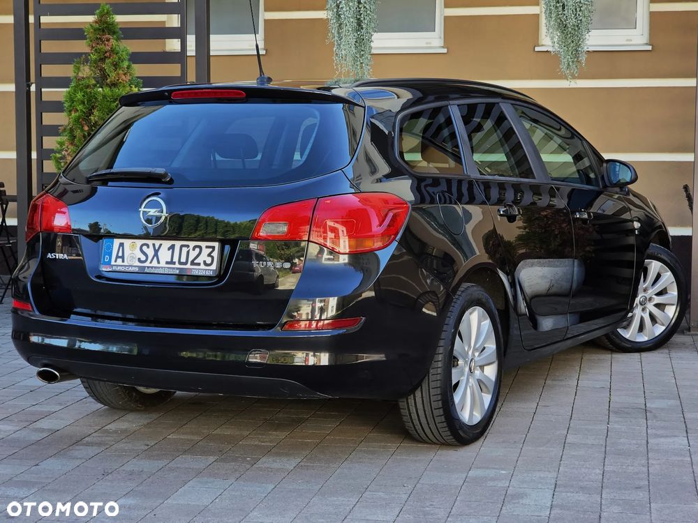 Opel Astra 1.6 Turbo 150 Jahre - 31