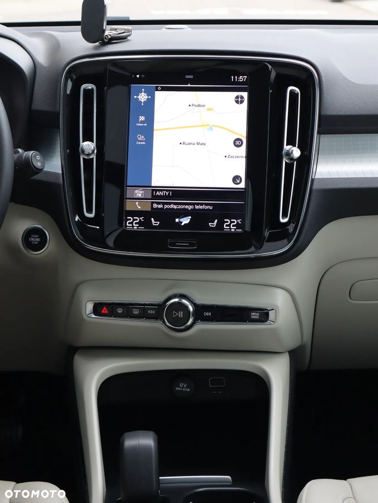 Volvo XC 40 T3 Momentum Pro - 12